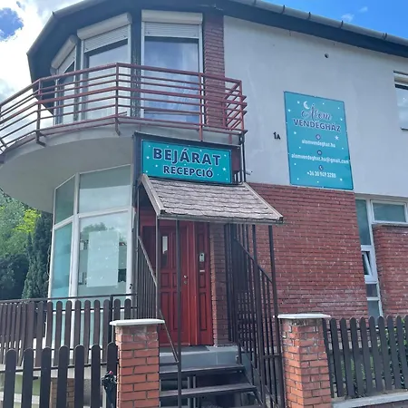 Alom Vendeghaz * Дунауйварош